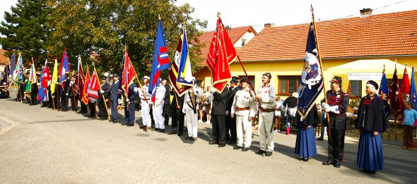 Embroidered flag for association and clubs, handmade embroidery, ceremonial flags, wall emblems, embroidered commemorative flags, Standards and pennons incl. decorative arms Commemorative flagpoles - with decorative wooden ends or brazen tips, Stands and poles - wooden, metal, forged or brazen, PVC flag, wrapper